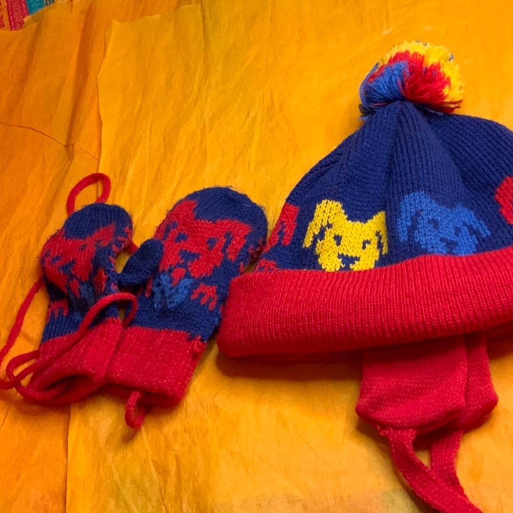 Just Friend beanie and mittens